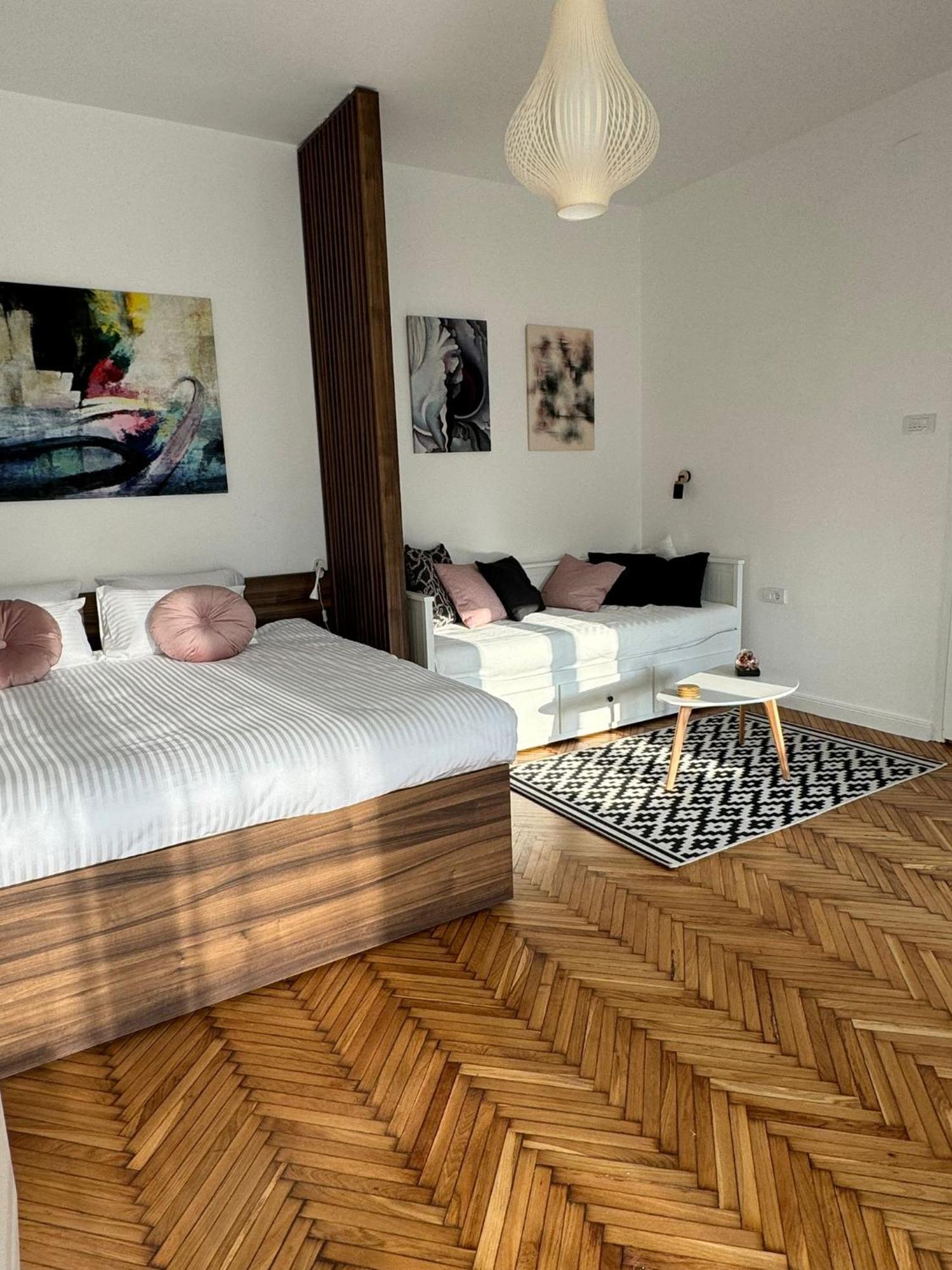 Balconia Sunny Apartment In Centre Of Belgrad Exteriör bild