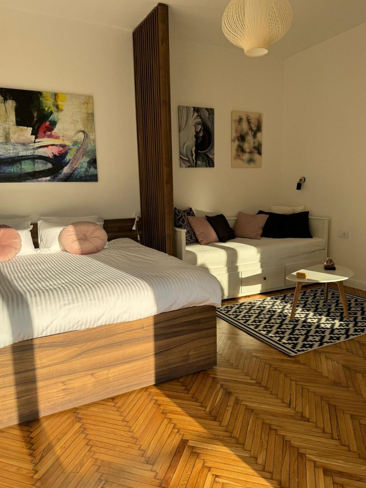 Balconia Sunny Apartment In Centre Of Belgrad Exteriör bild