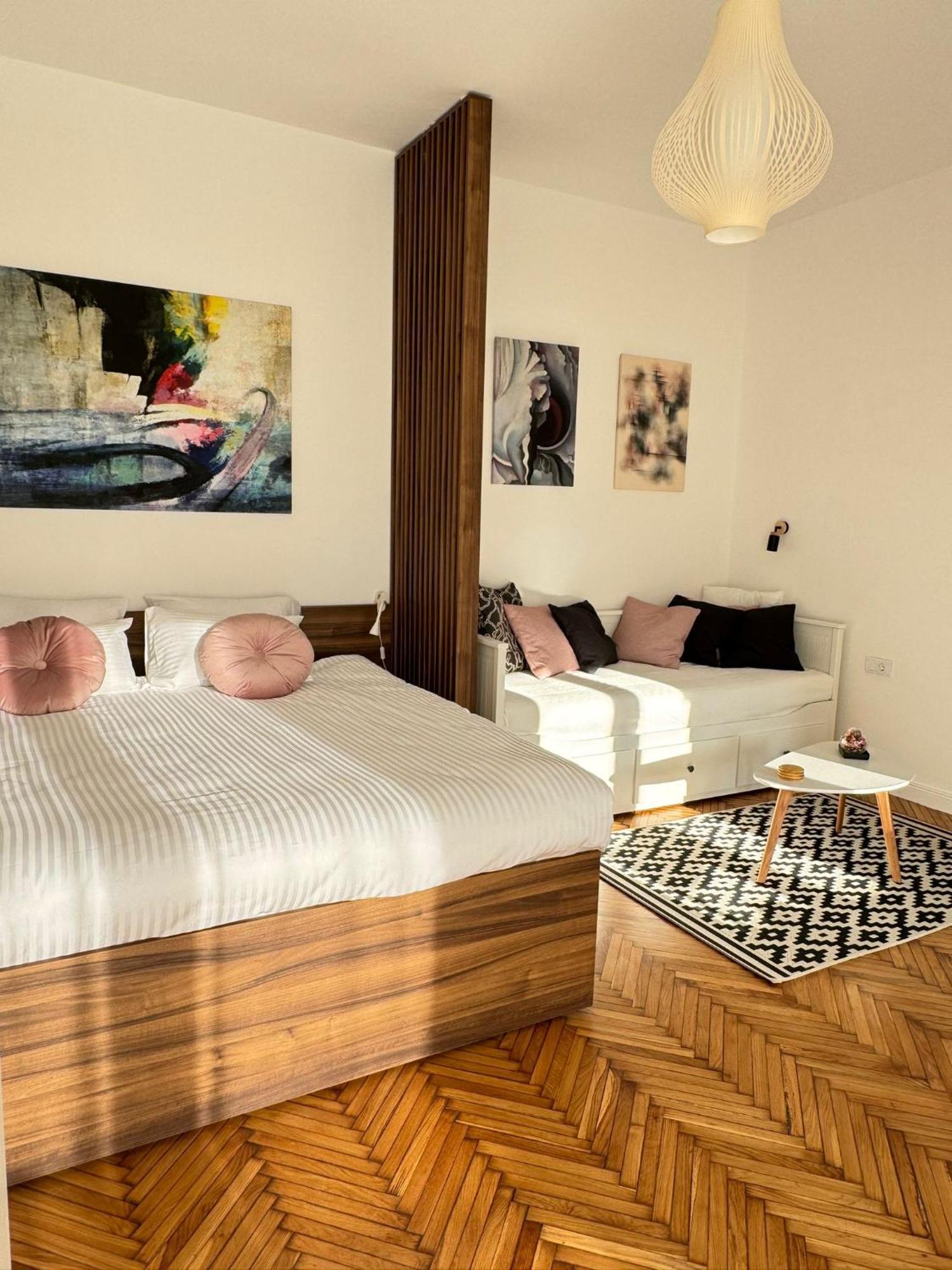 Balconia Sunny Apartment In Centre Of Belgrad Exteriör bild